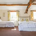 Farmhouse Cottage *