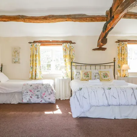 Farmhouse Cottage *